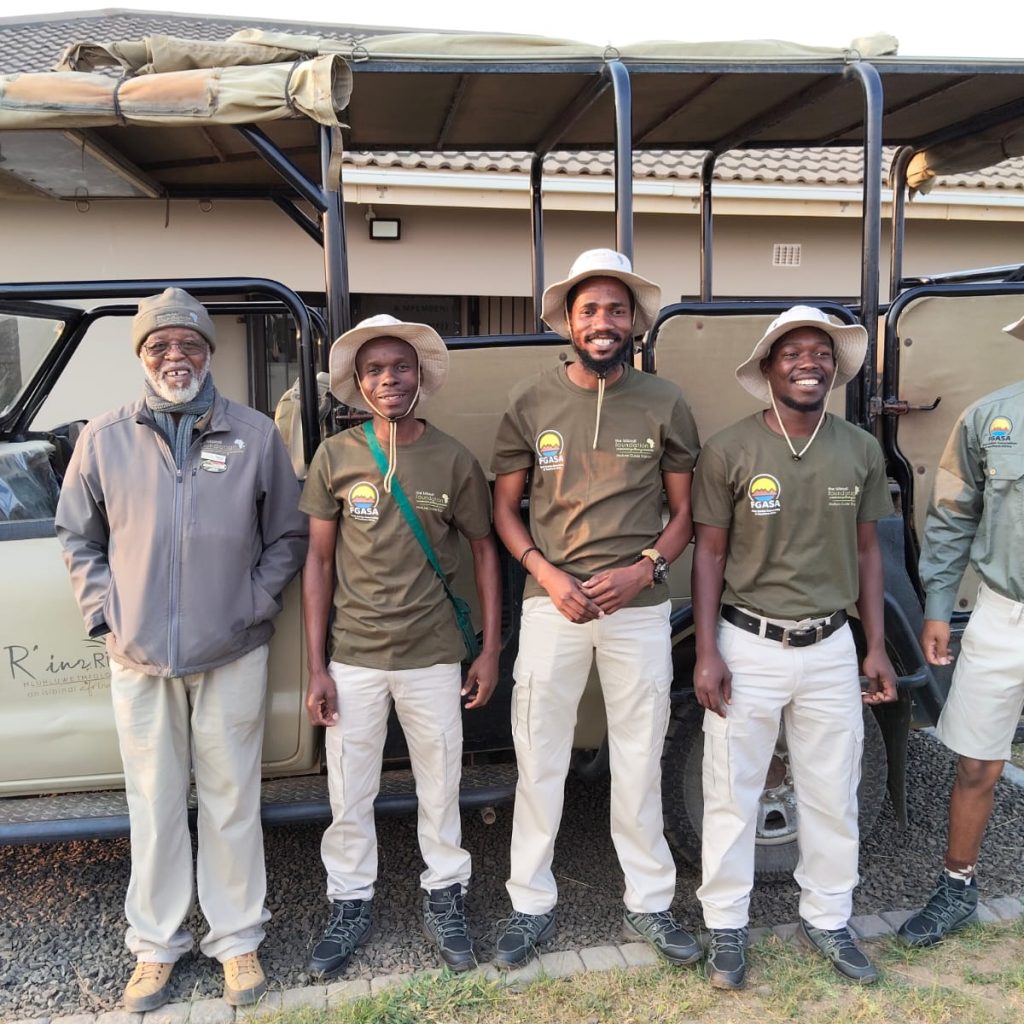 Guide Trainee’s alongside Isibindi Foundation Project Coordinator, Abednigo Nzuza