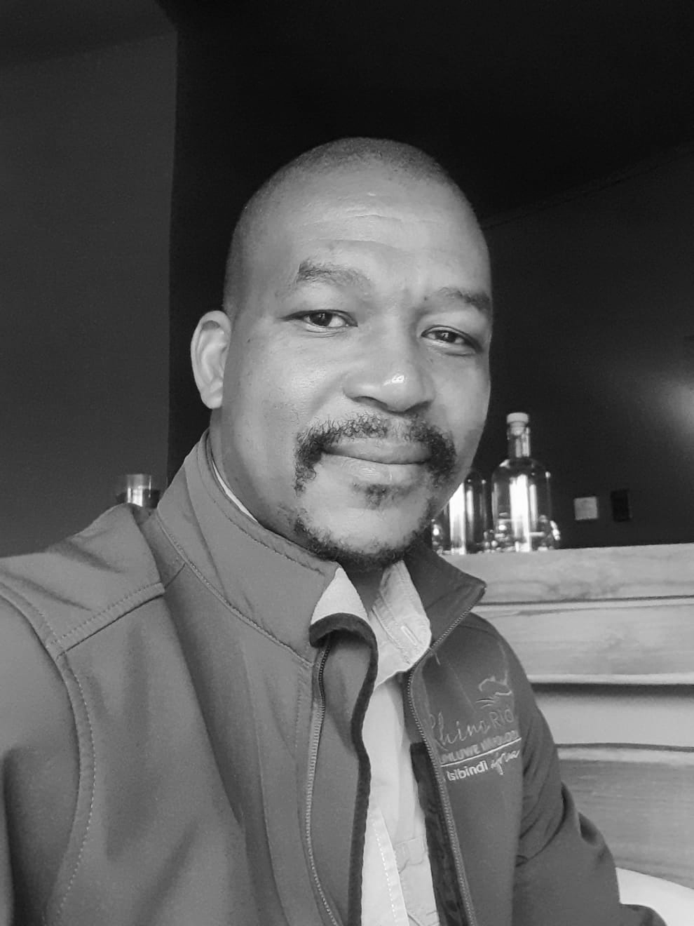 Mandla B&W Mandla B&W
