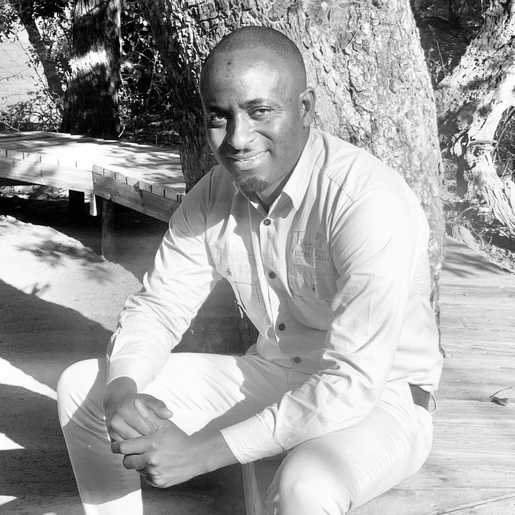 Eric Bio Pic_SQ_rs