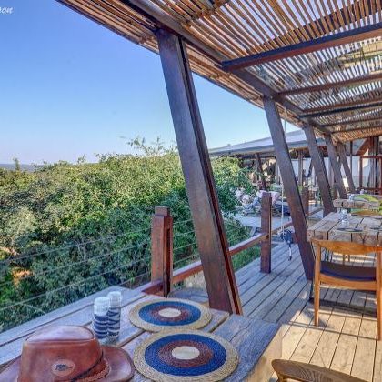 Far and Wild Safaris Rhino Ridge Lodge