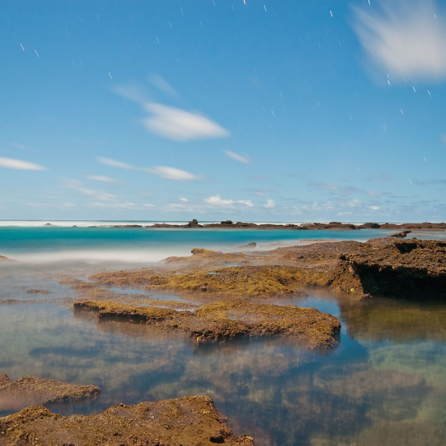 Thonga rock pool &#038; sea Carl